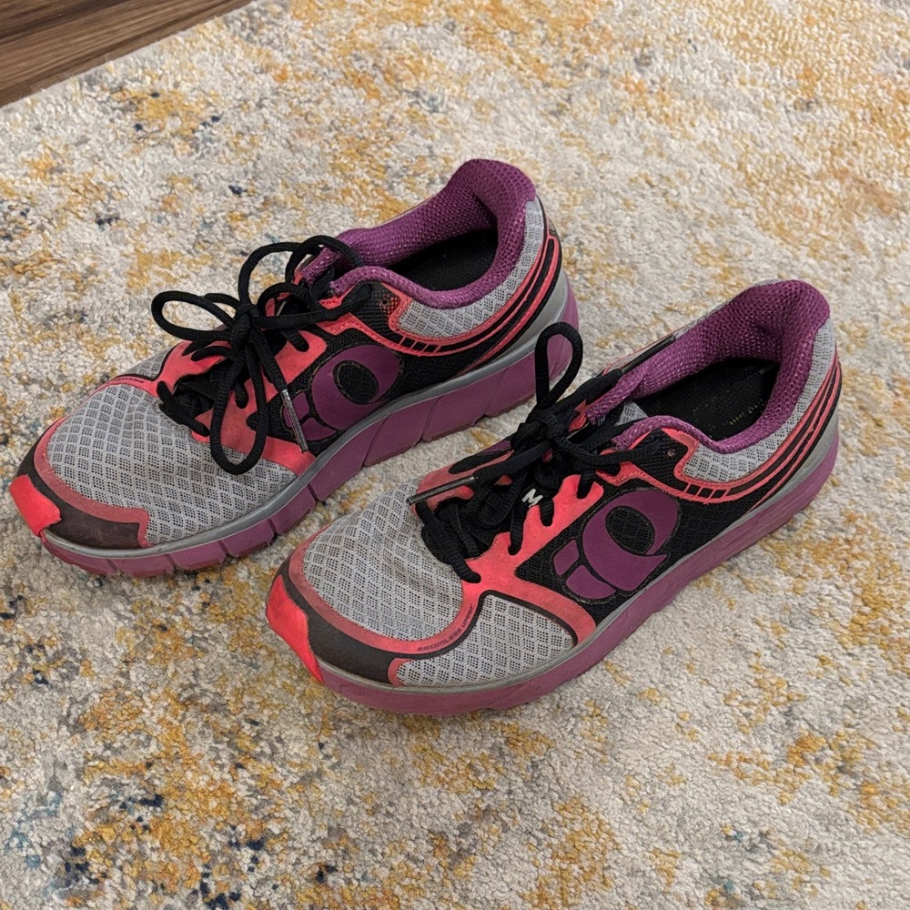Pearl Izumi Women's Running Shoes - Gray and Pink